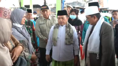 Al Haris Beri Bantuan Kepada Korban Kebakaran Pelabuhan Ampera