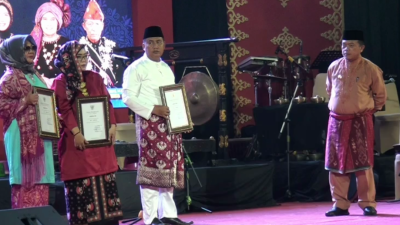 Gubernur Beri Apresiasi Pelaku Karya Seni Budaya