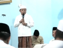Tarawih di Bahar Utara, Gubernur Serahkan Bantuan Untuk Mesjid