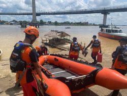 Lagi Mancing Di Bawah Jembatan Gentala Arasy, Said Diduga Terjatuh