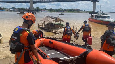 Lagi Mancing Di Bawah Jembatan Gentala Arasy, Said Diduga Terjatuh