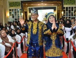 Parade Baju Adat Meriahkan 145 Tahun Hari Kartini