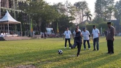 Maulana Buka Pertandingan Sepakbola Mini Antar OPD