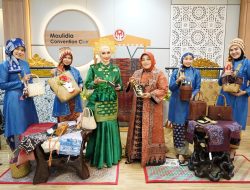 Faradilla Bachyuni Tampilkan Indahnya Batik Motif Candi dan Resam di Fashion Show HUT Dekranasda Jambi