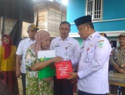 Sekda Kota Jambi Serahkan Bantuan Korban Kebakaran