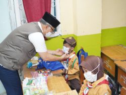 Udara Memburuk, Fasha Bagi-bagi Masker