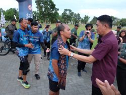 Pemkab Muaro Jambi Sambut Tim Pembawa Pesan The Rising Tide A Resonance di Lapangan Kantor Bupati
