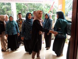 Faradilla Zahara Bachyuni, SH., saat membuka Lomba 10 Program Pokok PKK di Kumpeh Ulu
