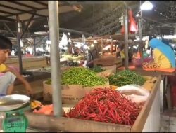 Tiap Hari Harga Cabai Semakin Pedas