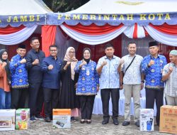 Dukung UMKM Naik Kelas, Pj. Wali Kota Jambi Serahkan Bantuan Peralatan Usaha