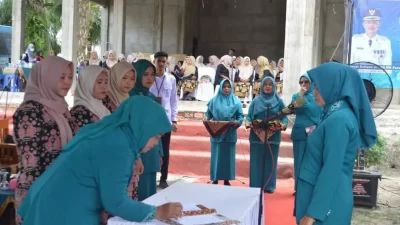 Ketua TP PKK Muaro Jambi Faradilla Lantik Bunda PAUD Tingkat Desa