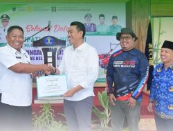 Bupati Fadhil Serahkan Alsintan Kepada Kelompok Tani Karya Mulya Lapas II B Muarabulian