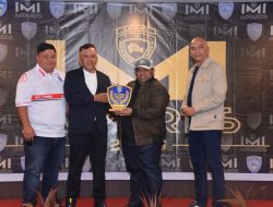 Fadhil Arief Raih Penghargaan Tokoh Pemerhati Otomotif dari IMI Jambi