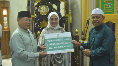 Pj Wali Kota Jambi Pimpin Safari Ramadan Pemkot Jambi dan Salurkan Hibah Masjid