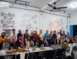 Di Akhir Ramadhan, DPW GibranKu Jambi Berbuka Puasa Bersama Iqbal Linus Hingga Berbagi THR Minuman Kaleng
