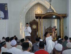Bachyuni Salat Ied Di Mesji Agung Al Abror
