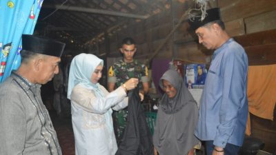 Jelang Lebaran, Pj Bupati Muaro Jambi Temui Warga-warga Kurang Mampu 