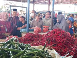 Turun Kepasar, Pj Walikota Pastikan Sembako Aman Jelang Lebaran