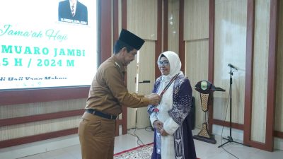 Pj Bupati Raden Najmi Melepas Calon Jemaah Haji Asal Kabupaten Muaro Jambi
