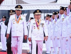 Hadiri Upacara Penurunan Bendera Merah Putih, Gubernur Tegaskan Bangun Bangsa Dengan Persatuan