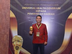 Prioritaskan Jaminan Kesehatan Masyarakat, Fadhil Arief Terima Penghargaan dari Wapres RI