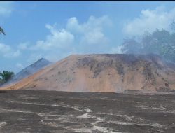 Meresahkan,Ribuan Ton Batubara di Area Pertambangan Sungai Gelam Terbakar.