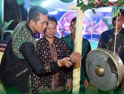 Bupati Fadhil Tandatangani Peresmian Kegiatan Alun-alun Kecamatan Bajubang