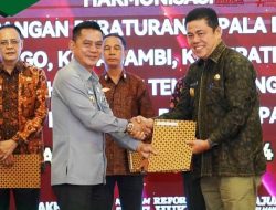Pjs Bupati Batanghari Terima Berita Acara Harmonisasi Rancangan Peraturan Kepala Daerah