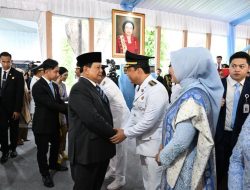Berjabat Tangan Dengan BBS Presiden Prabowo Ucapkan Selamat