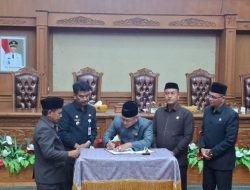 Pj Bupati Hadiri Paripurna Pengesahan Perda RTRW Muaro Jambi 2024-2044