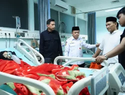 Malam Takbiran,Gubernur Al Haris Kunjungi Pasien di RSUD Raden Mattaher