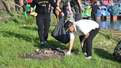 Wali Kota Maulana Cetuskan Gerakan Masif : Gotong Royong Serentak di 1.650 RT se-Kota Jambi