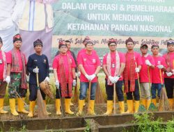 Bupati Muaro Jambi Bambang Bayu Suseno buka kegiatan Gerakan Irigasi Bersih dan Daerah Irigasi Rawa di Desa Sungai Duren
