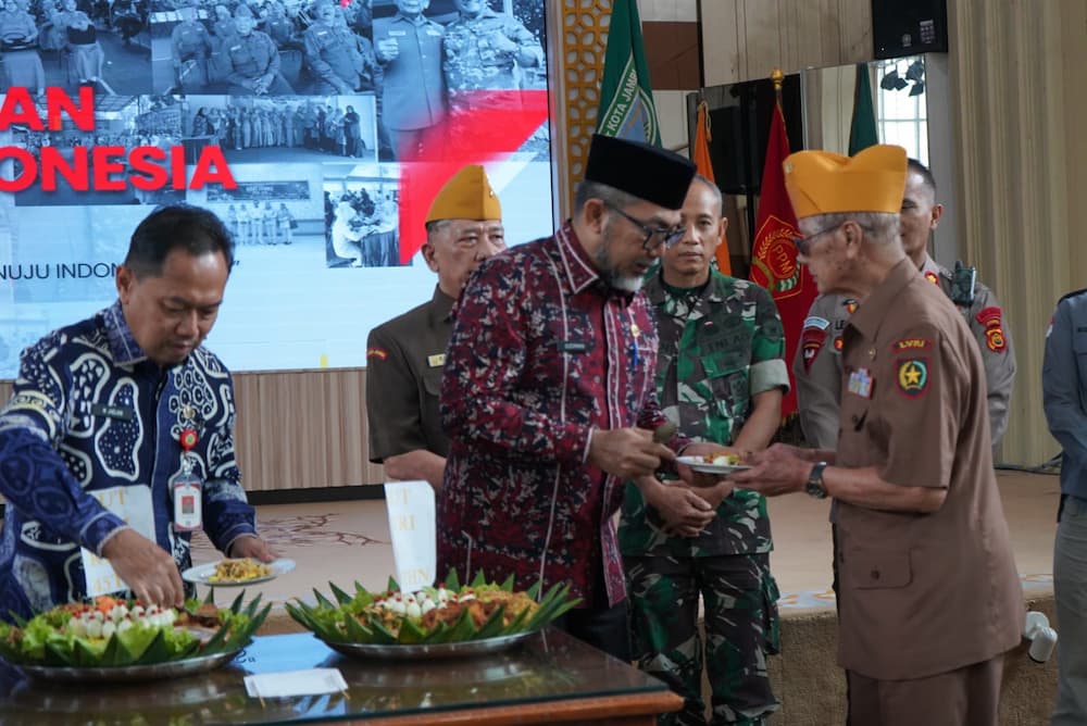 HUT LVRI dan PPM, Sekda Sudirman Ajak Generasi Muda Rawat Nilai Perjuangan Veteran