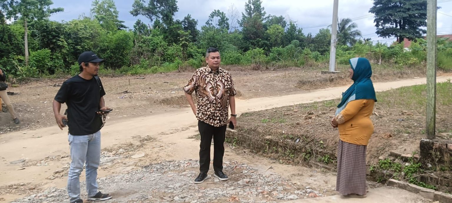 Penuhi Janji pada Almarhum Raffi, Ketua DPRD Kota Jambi Bangun Jalan Lingkungan di Alam Barajo