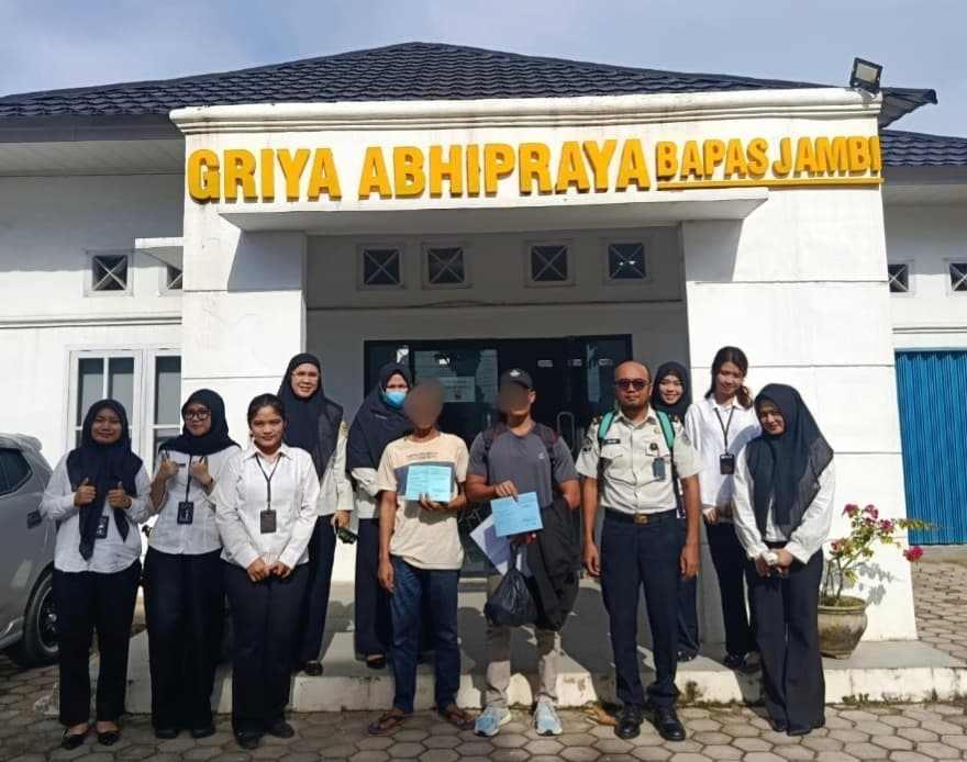 Momen Haru Lapas Jambi, Dua Warga Binaan Dapat Hak Integrasi