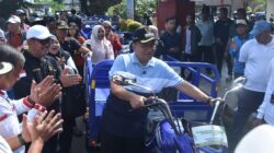 Maulana Resmikan 12 Gerobak Motor OPBM, Warga Kebun Handil Sambut Antusias