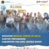 Jaga Pelayanan Prima, Pegawai Kantah Tanjab Barat Dicek Kesehatan