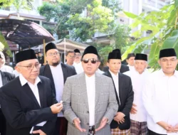 Menteri Nusron Serahkan Hewan Kurban ke Ponpes Darunnajah