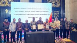 Sekda Batang Hari Hadiri RUPSLB Bank Jambi Bersama Bank BJB