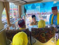 Walikota Jambi Maulana Lepas 435 CJH Kloter 13 ke Tanah Suci