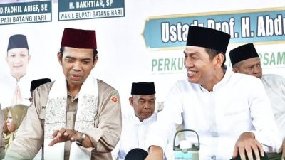 Fadhil Arief Dampingi UAS pada Tabligh Akbar Tahun Baru Islam 1448 H