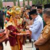 Keren! SMAN 1 Muaro Jambi Sambut Siswa Baru dengan Adat Melayu