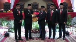 Aidi Hatta Pimpin Paripurna Penandatanganan KUA-PPAS Muaro Jambi 2027