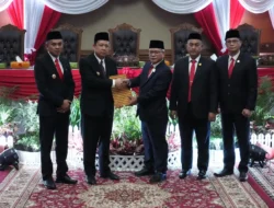 Aidi Hatta Pimpin Paripurna Penandatanganan KUA-PPAS Muaro Jambi 2027