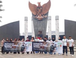 Gerakan Komix Herbal Peduli Bagikan Masker kepada Warga di CFD Kota Jambi